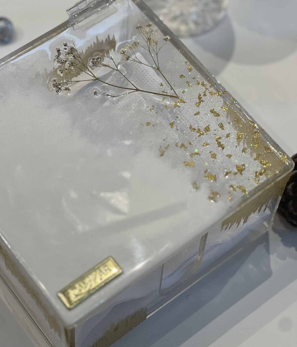 Cofre de lujo Mauna White Blossom Gold
