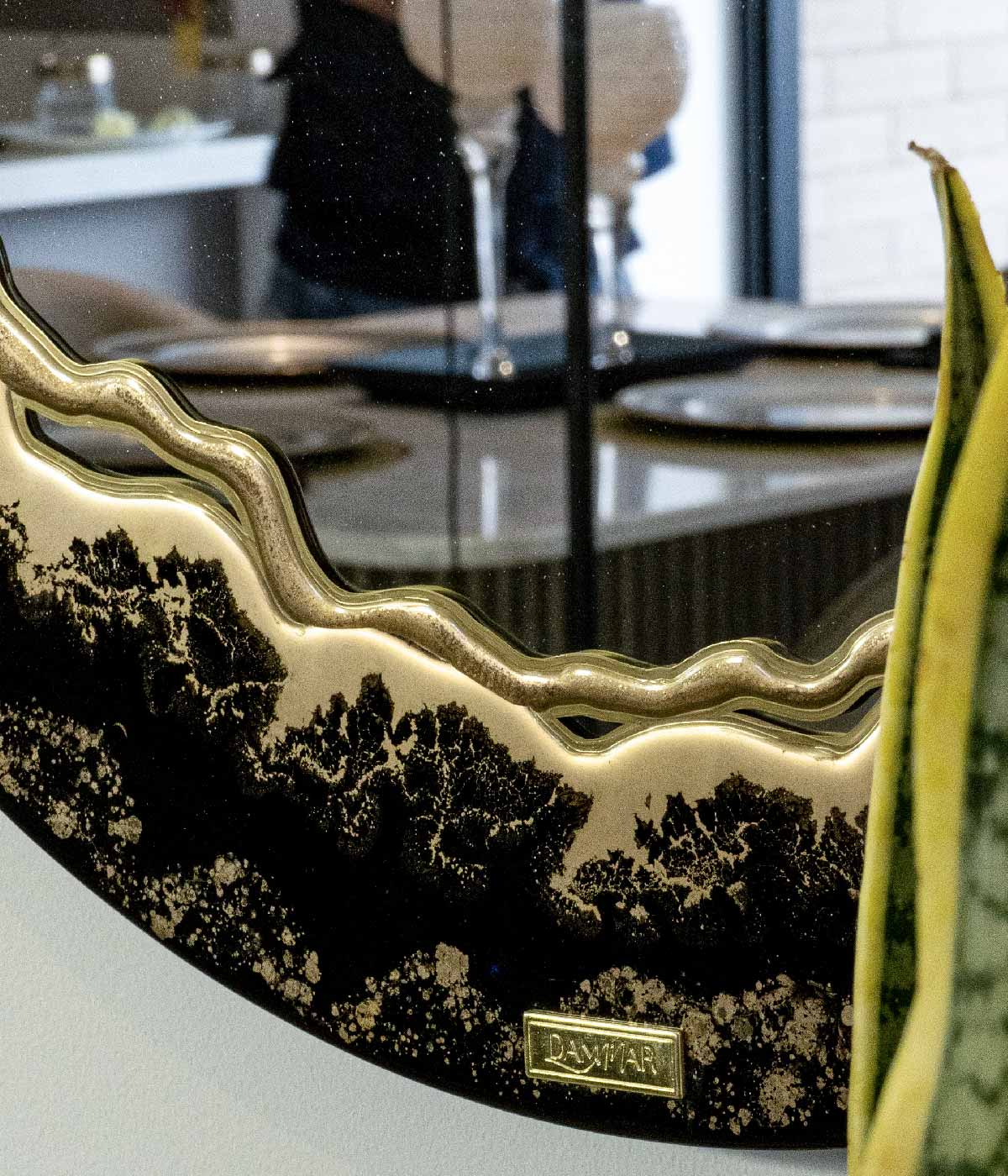 Espejo ovalado Turín Black Gold 100x60, hecho a mano por Dammar