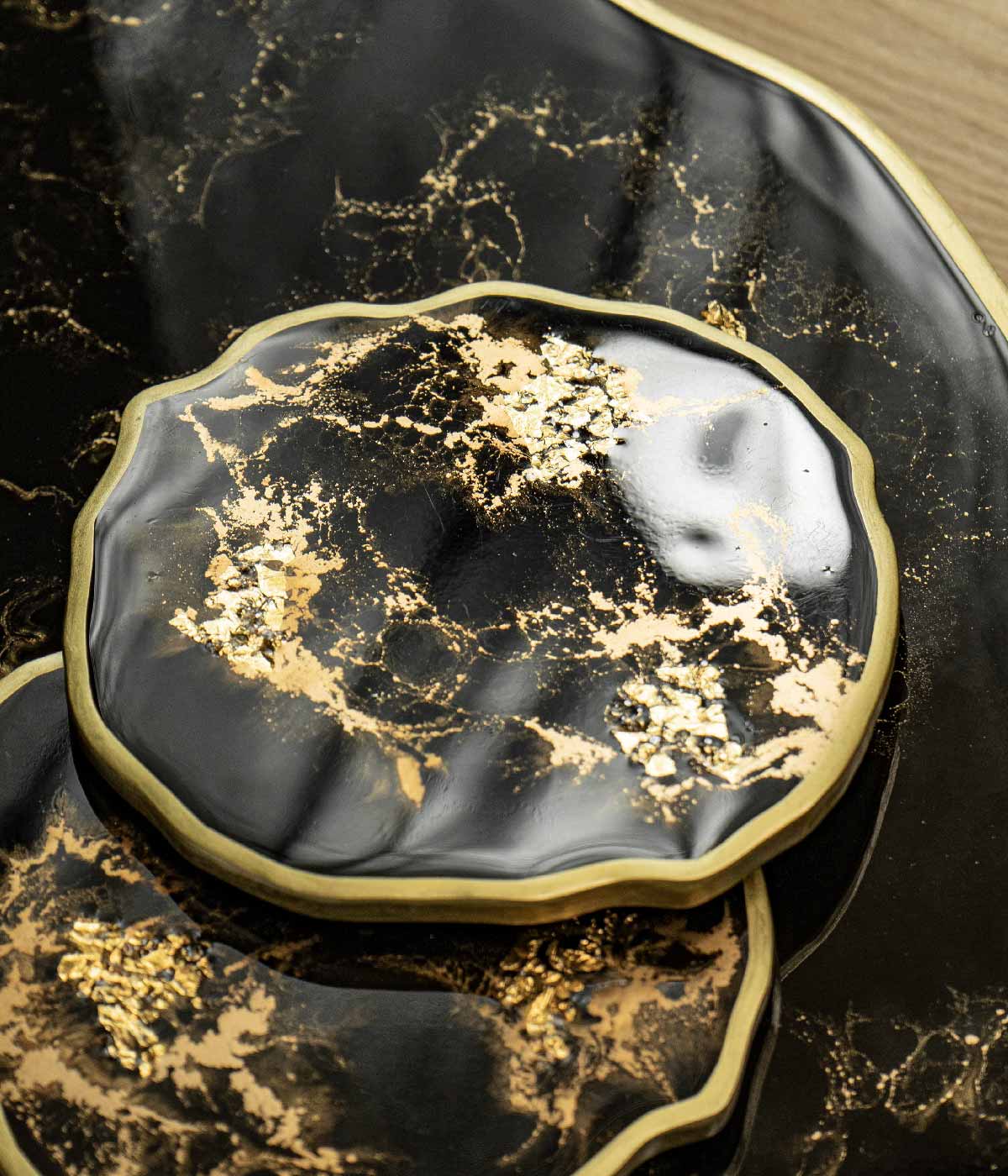 Portavasos Greta Black Gold en resina, hechos a mano por Dammar