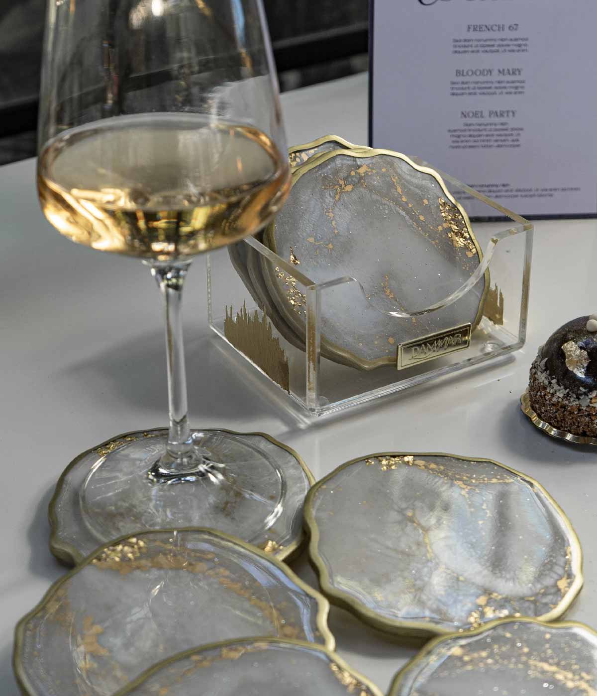Portavasos Frosten Gold en resina, hechos a mano por Dammar