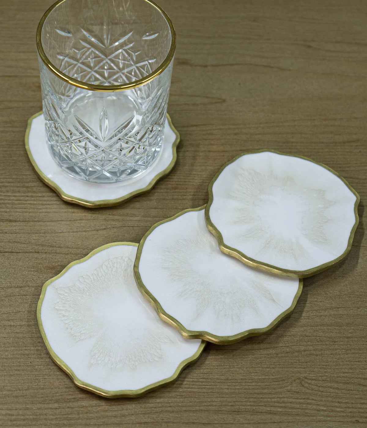 Portavasos Kenya Gold en resina, hechos a mano por Dammar