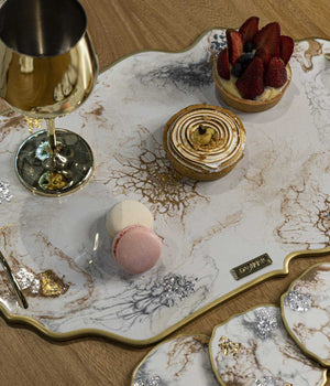 Bandeja Marsella Greta White Gold and Silver en resina, hecha a mano por Dammar