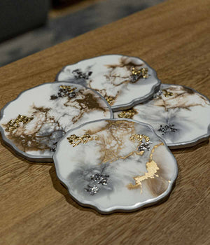 Portavasos Greta White Silver and Gold en resina, hechos a mano por Dammar