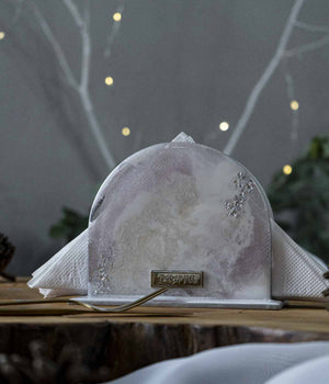 Servilletero Malva Noël Silver en resina, hecho a mano por Dammar