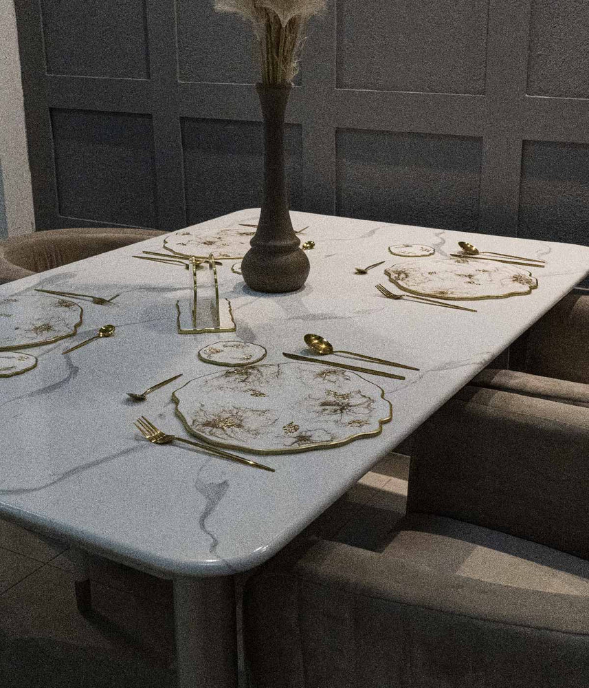 
                  
                    Set de mesa irregular Greta White Gold
                  
                