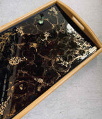 Mesa de cama Greta Black Gold en resina, hecha a mano por Dammar