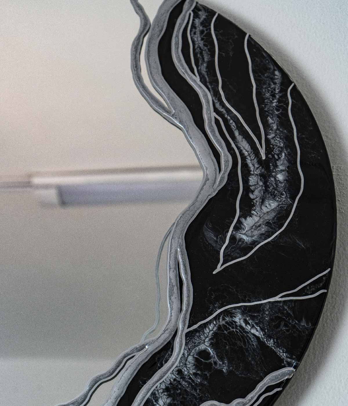 Espejo redondo Black Lines, hecho a mano por Dammar