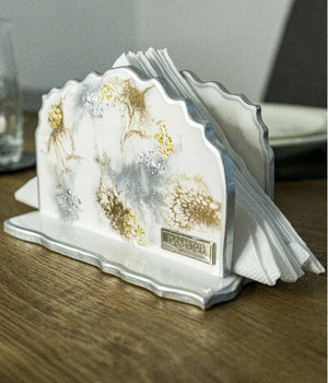 Servilletero Victoria Greta White Silver and Gold en resina, hecho a mano por Dammar