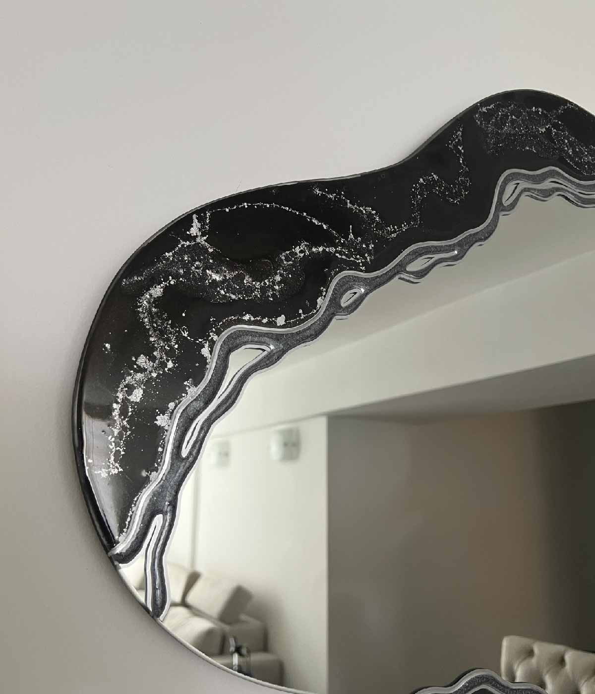 Espejo Melted Black and Silver, hecho a mano por Dammar