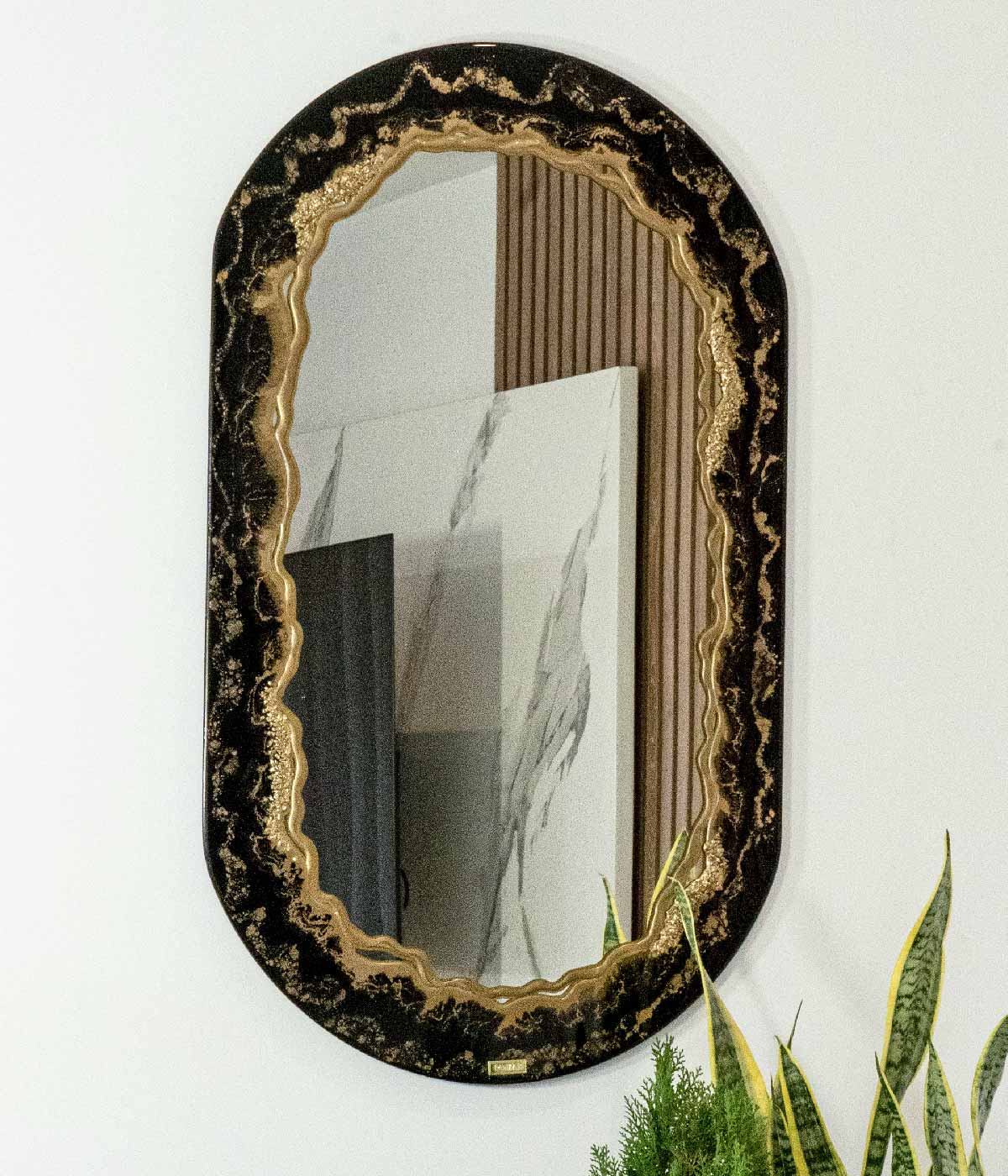 
                  
                    Ovalado Turin  Black Gold 100x60
                  
                