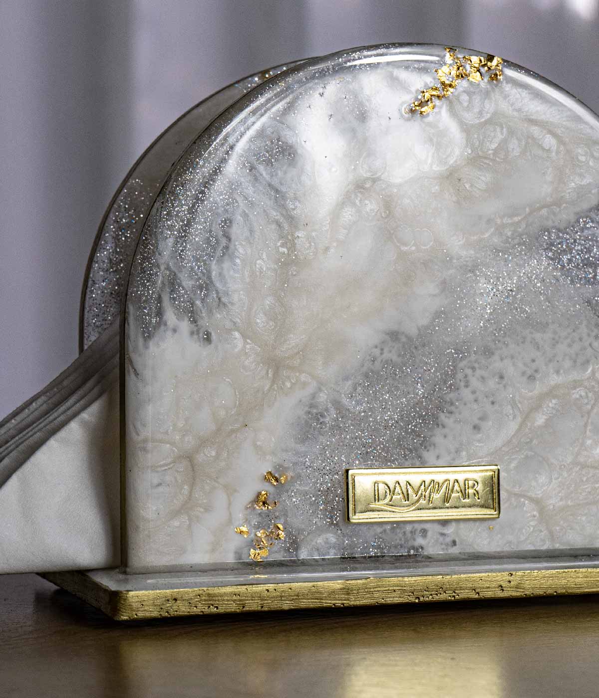 Servilletero Malva Noël Gold en resina, hecho a mano por Dammar