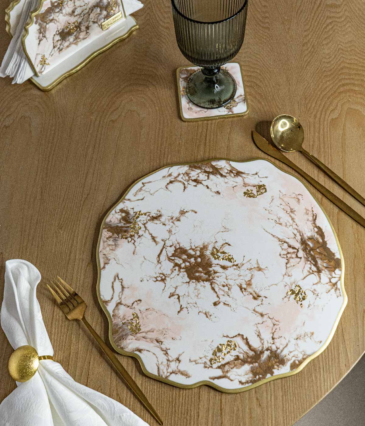 Individuales Greta White Rosa Gold en resina, hechos a mano por Dammar