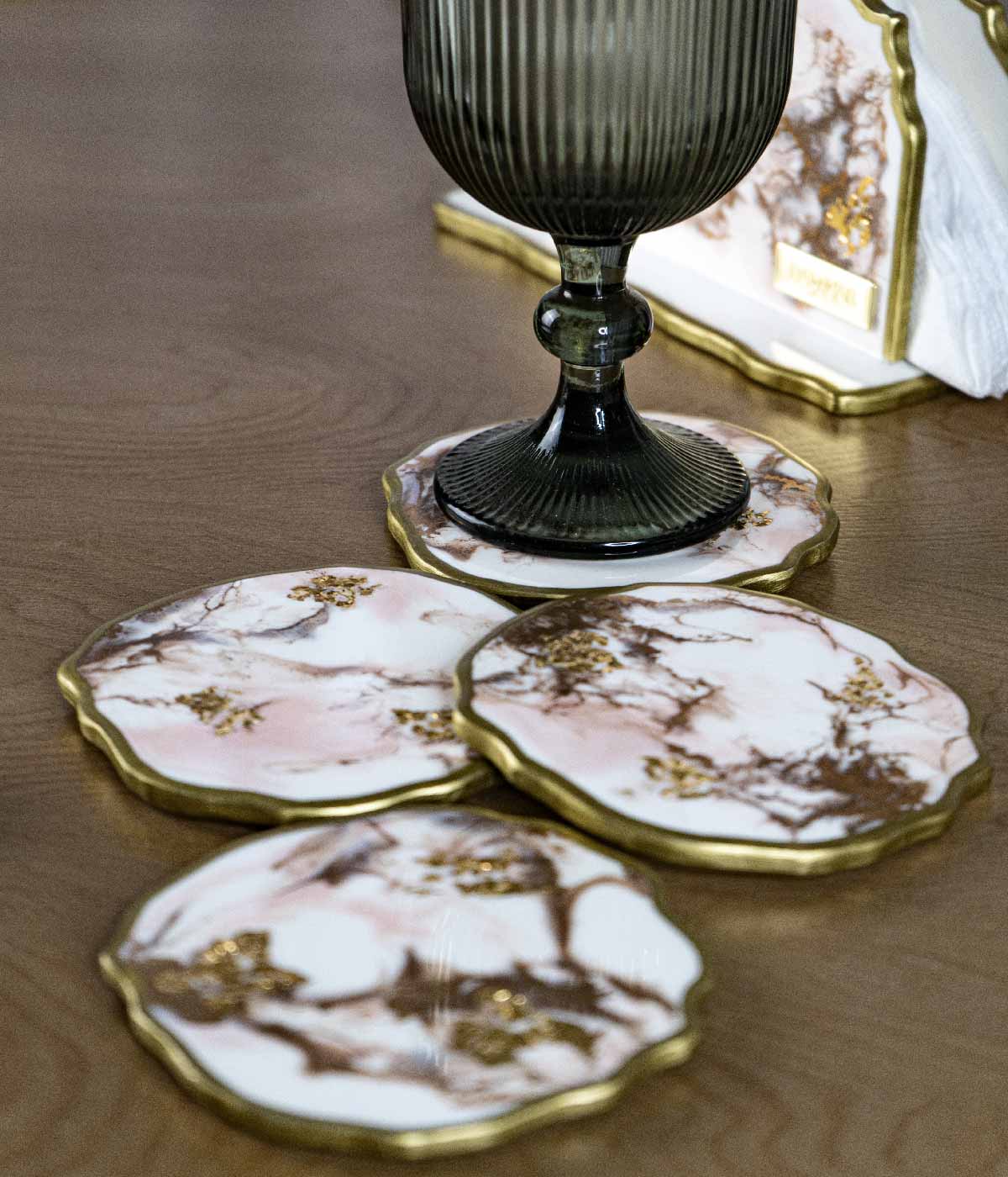 Portavasos Greta White Rosa Gold en resina, hechos a mano por Dammar