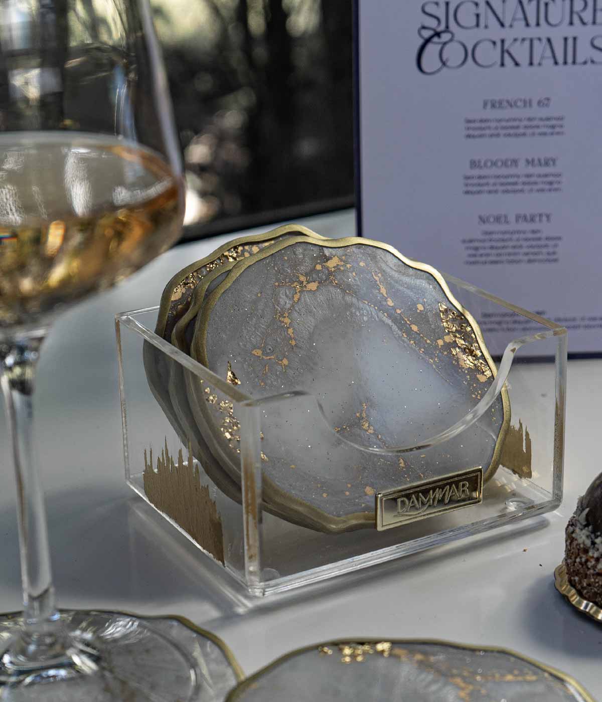 Portavasos Frosten Gold en resina, hechos a mano por Dammar