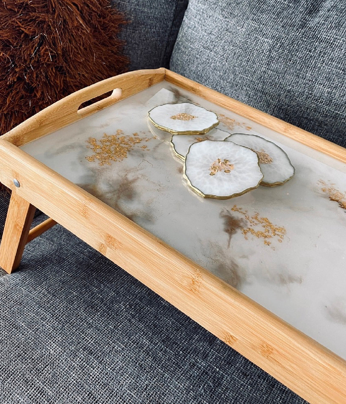 Mesa de cama Greta White Gold en resina, hecha a mano por Dammar