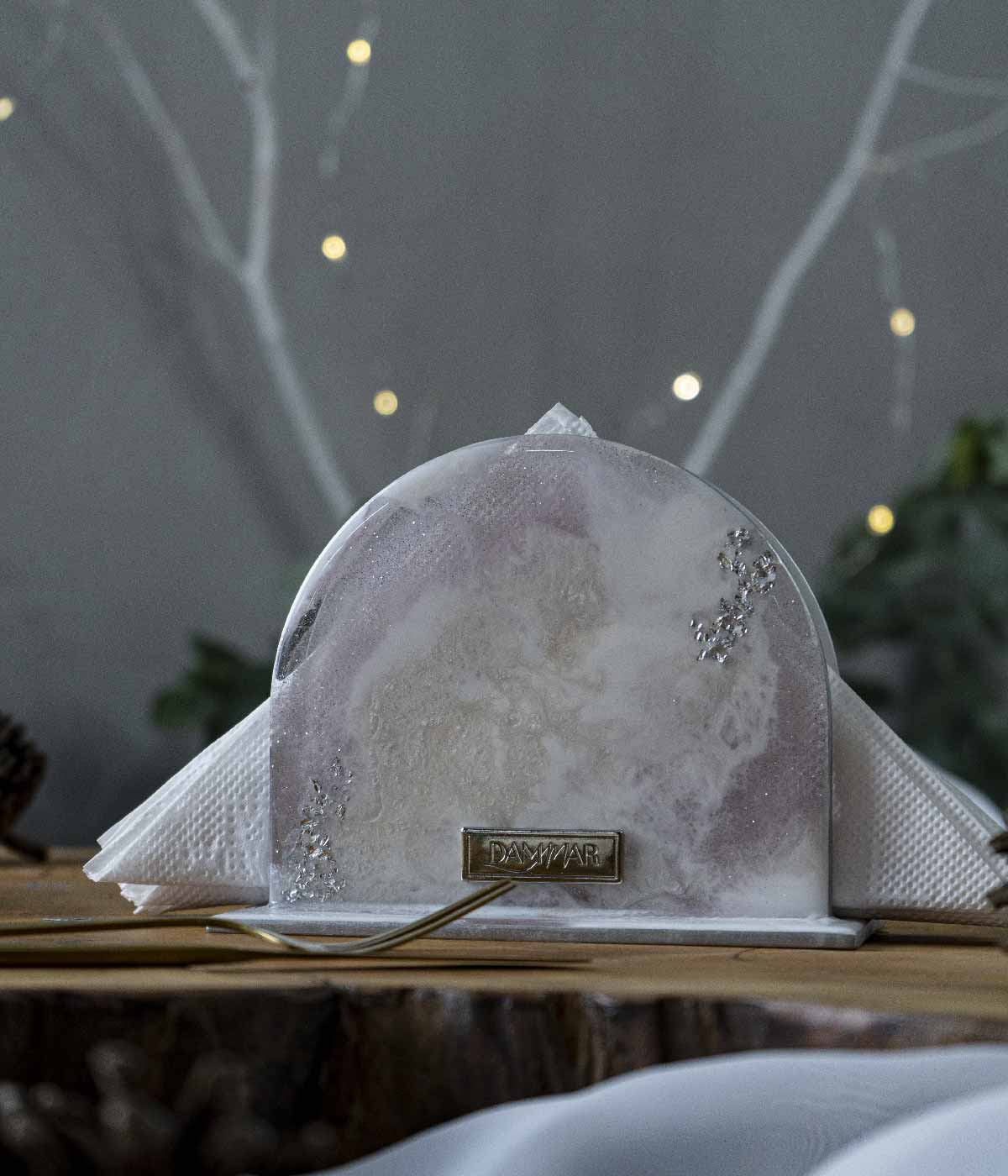 Servilletero Malva Noël Silver en resina, hecho a mano por Dammar