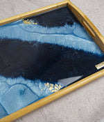 Mesa de cama Fuji Azul en resina, hecha a mano por Dammar