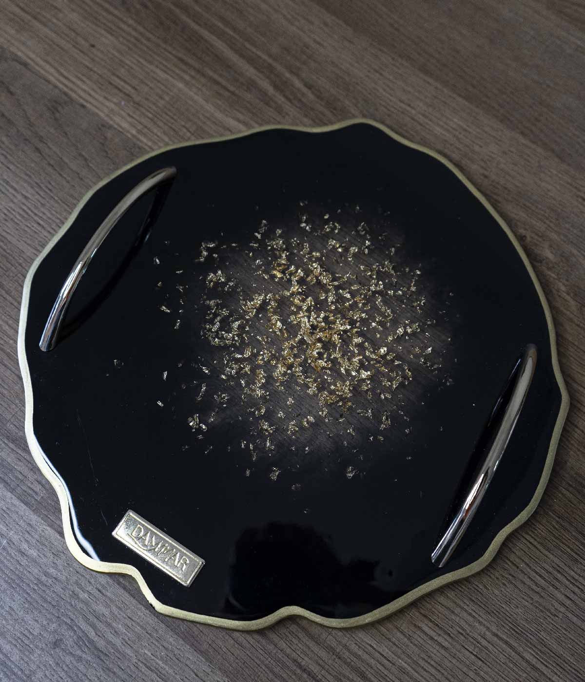 Bandeja Deluxe Habanna Black Gold en resina, hecha a mano por Dammar