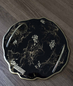 Bandeja Deluxe Greta Black Gold en resina, hecha a mano por Dammar