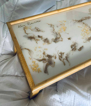 Mesa de cama Greta White Gold en resina, hecha a mano por Dammar