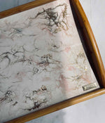 Mesa de cama Greta White Rosa Gold en resina, hecha a mano por Dammar